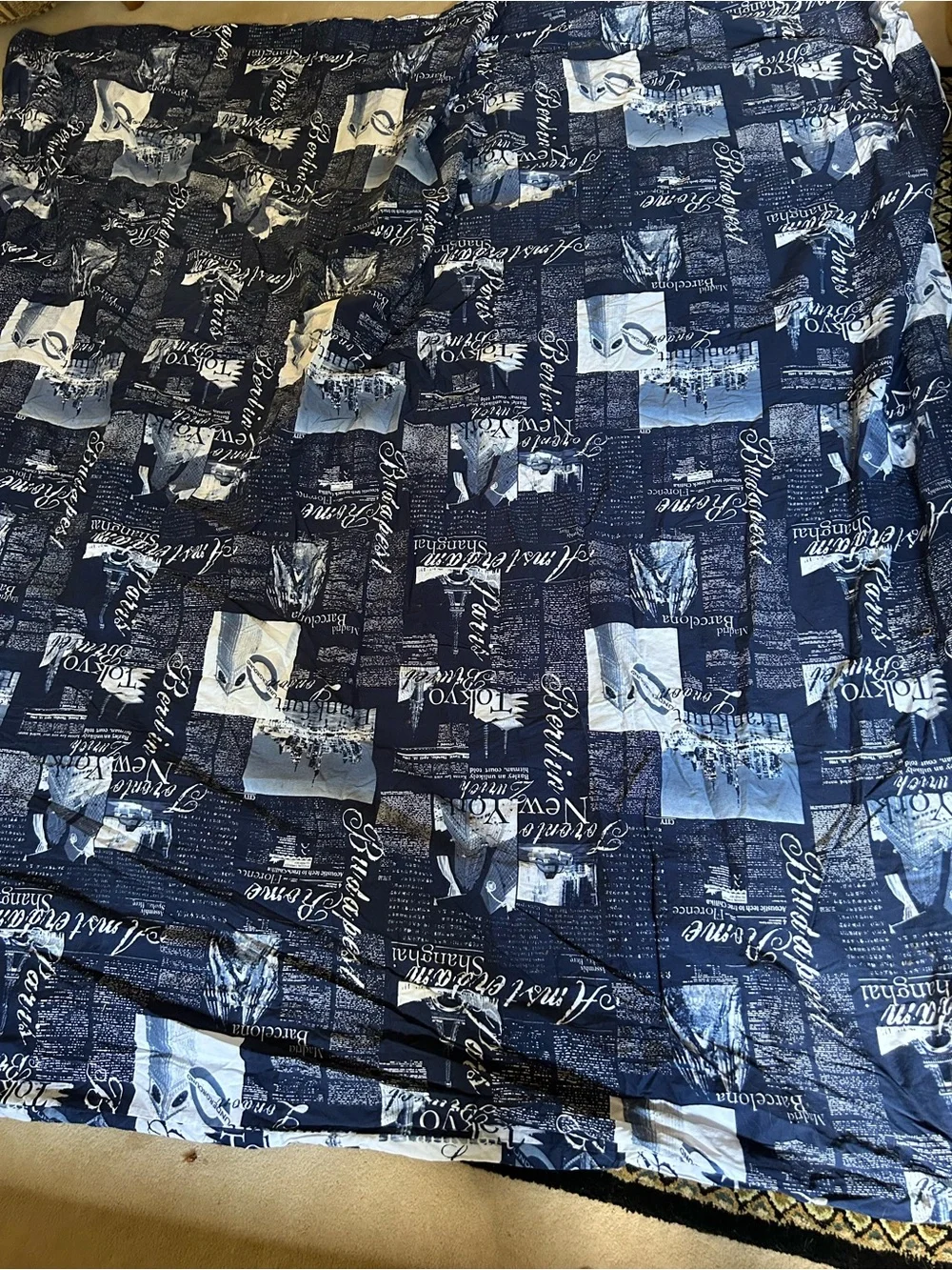Blue Patchwork-Print Reversible Duvet Comforter -cover. great world wide cities